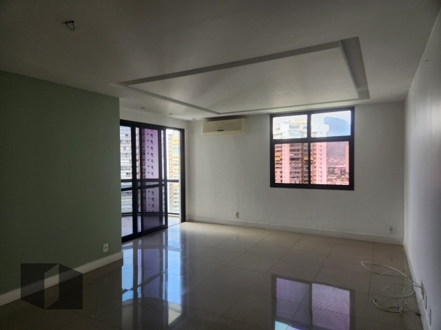 Apartamento à venda com 3 quartos, 126m² - Foto 3