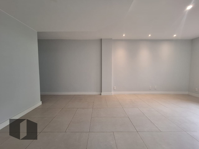 Apartamento à venda com 4 quartos, 215m² - Foto 5