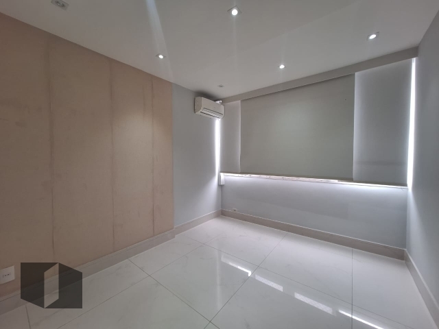 Apartamento à venda com 4 quartos, 215m² - Foto 18