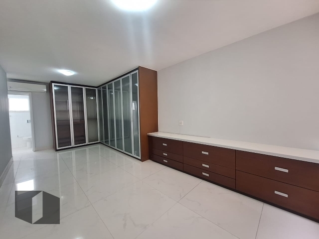 Apartamento à venda com 4 quartos, 215m² - Foto 12