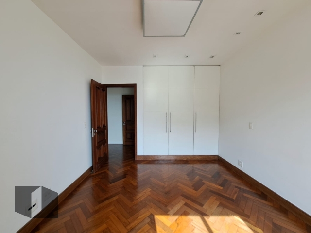 Apartamento para alugar com 4 quartos, 264m² - Foto 17