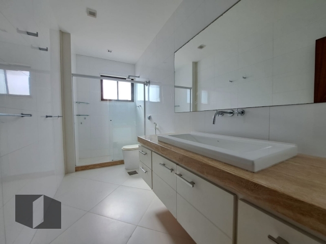 Apartamento para alugar com 4 quartos, 264m² - Foto 23