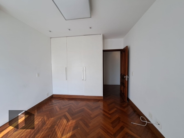 Apartamento para alugar com 4 quartos, 264m² - Foto 22