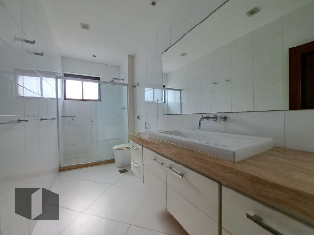 Apartamento para alugar com 4 quartos, 264m² - Foto 18