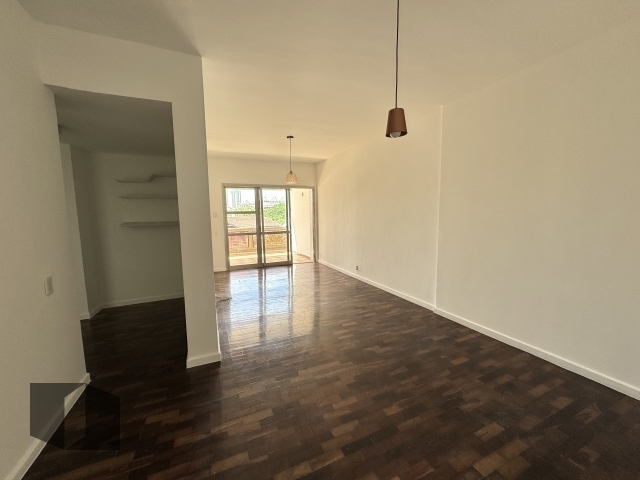 Apartamento à venda com 2 quartos, 100m² - Foto 3