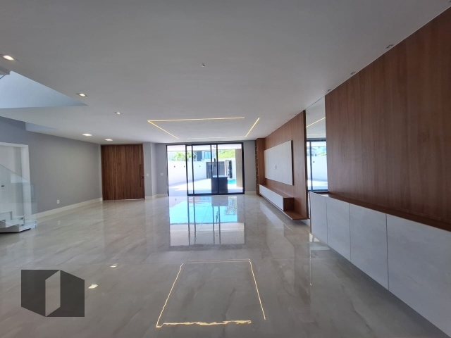 Casa à venda com 5 quartos, 358m² - Foto 5