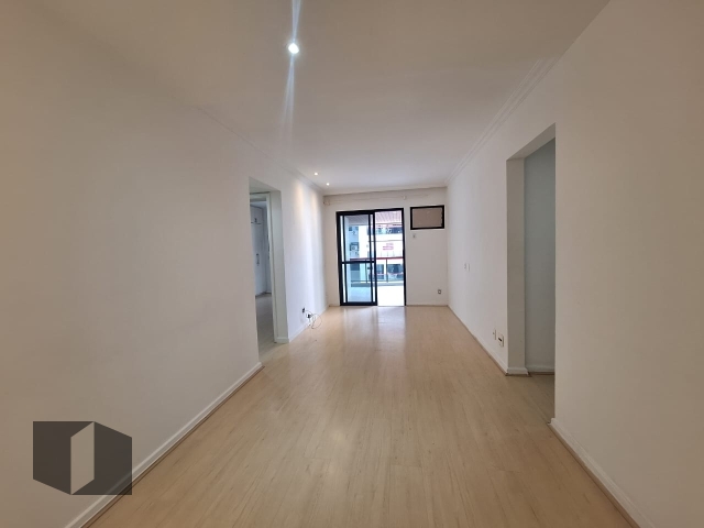 Apartamento à venda com 2 quartos, 96m² - Foto 3