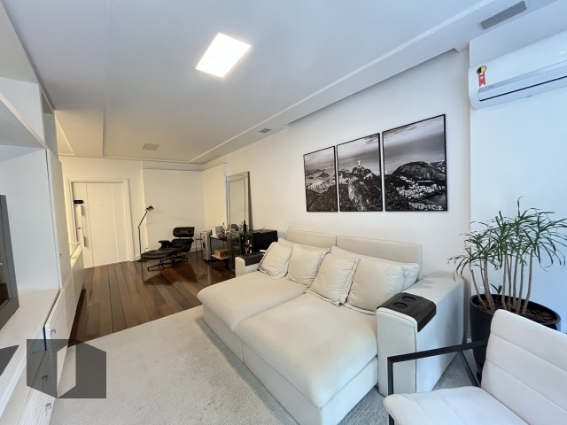 Apartamento para alugar com 3 quartos, 156m² - Foto 2