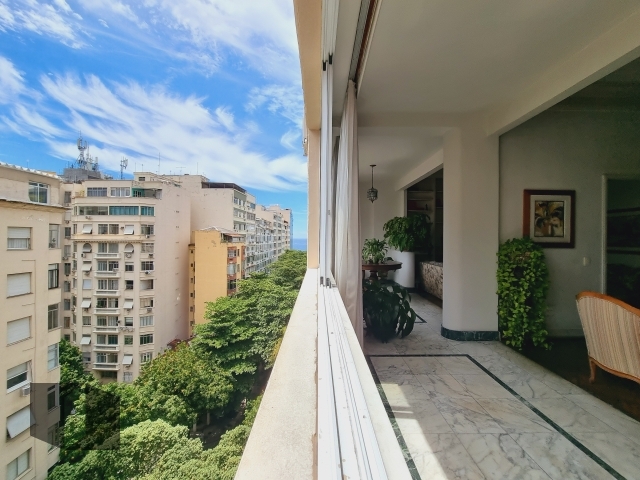 Apartamento à venda com 3 quartos, 240m² - Foto 1