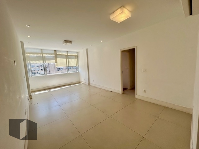 Apartamento à venda com 3 quartos, 90m² - Foto 2