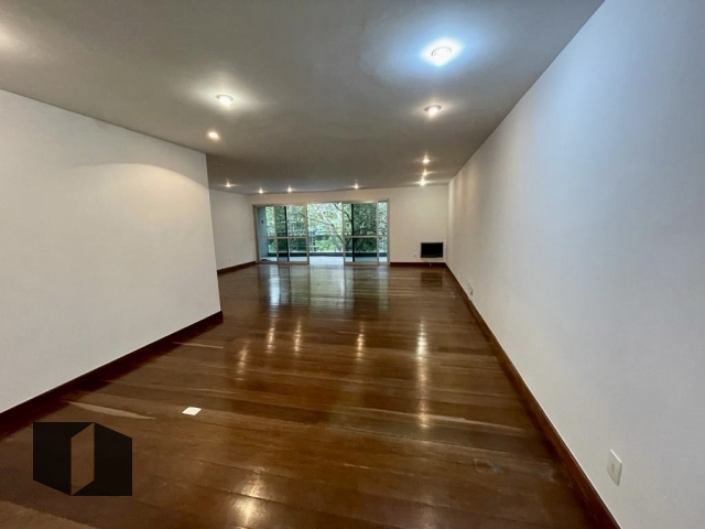 Apartamento à venda com 4 quartos, 245m² - Foto 8