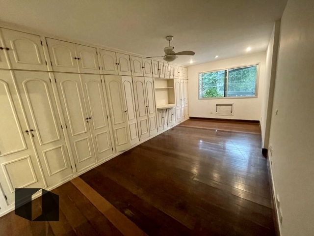 Apartamento à venda com 4 quartos, 245m² - Foto 10