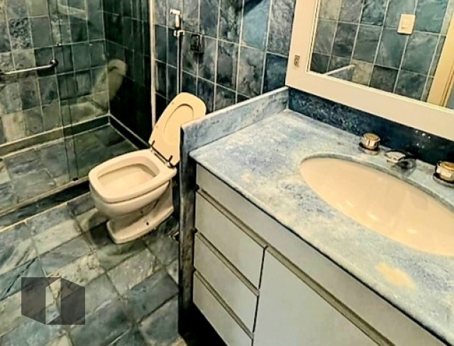 Apartamento à venda com 4 quartos, 245m² - Foto 18