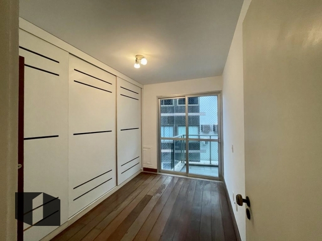 Apartamento à venda com 4 quartos, 245m² - Foto 19