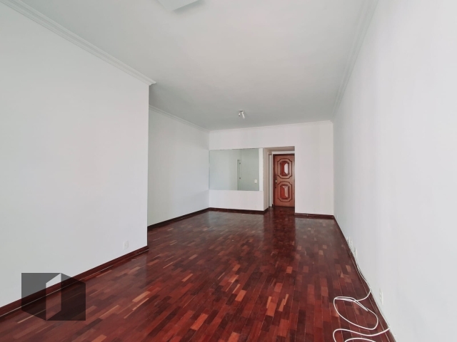 Apartamento à venda com 3 quartos, 124m² - Foto 2