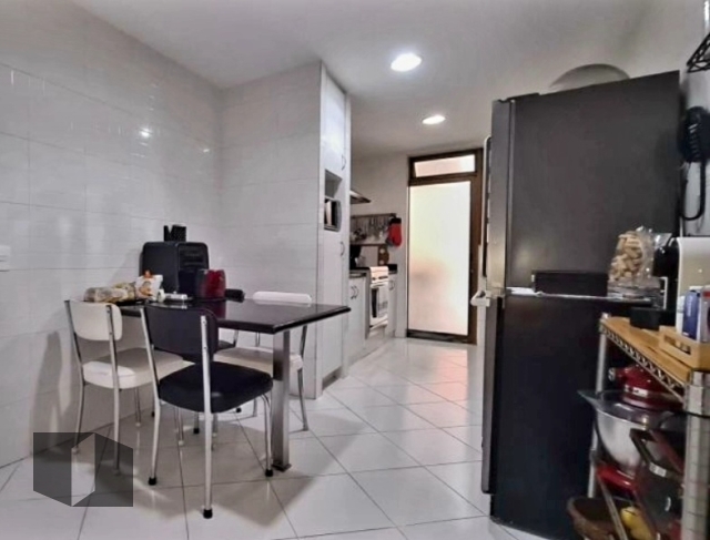 Apartamento à venda com 4 quartos, 184m² - Foto 22