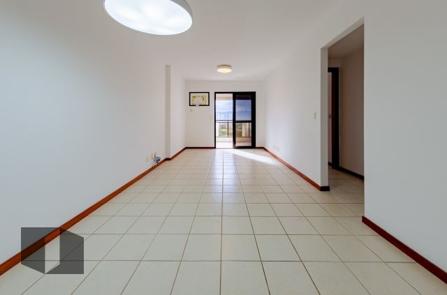 Apartamento à venda com 2 quartos, 96m² - Foto 2