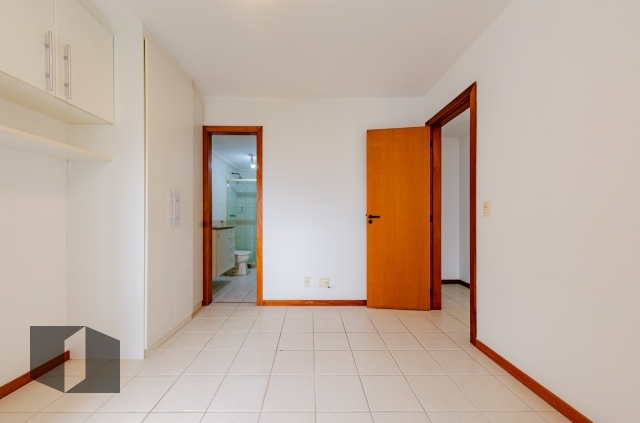 Apartamento à venda com 2 quartos, 96m² - Foto 9