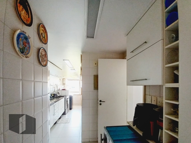 Apartamento à venda com 3 quartos, 129m² - Foto 25