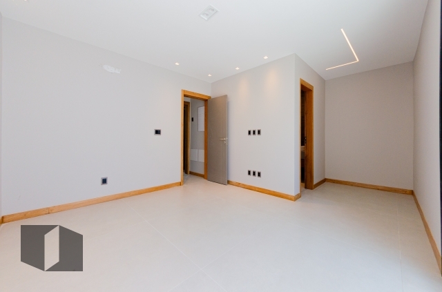 Casa à venda com 5 quartos, 353m² - Foto 36