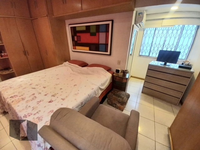 Apartamento à venda com 3 quartos, 180m² - Foto 10