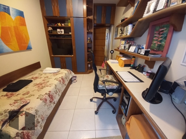 Apartamento à venda com 3 quartos, 180m² - Foto 12