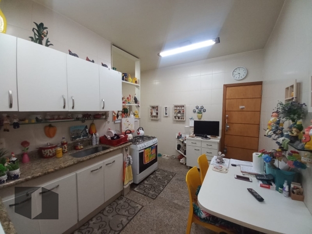 Apartamento à venda com 3 quartos, 180m² - Foto 17