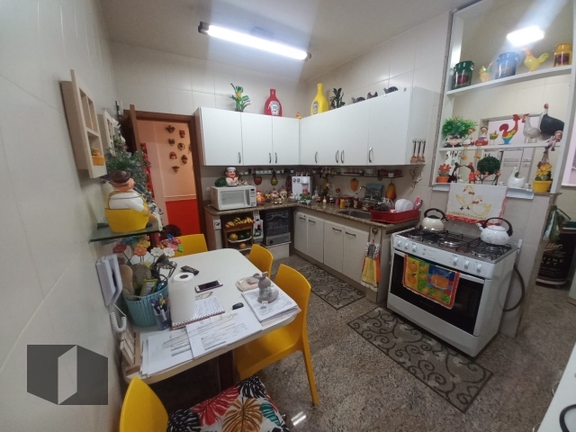 Apartamento à venda com 3 quartos, 180m² - Foto 18