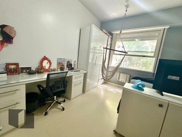 Apartamento à venda com 4 quartos, 200m² - Foto 9