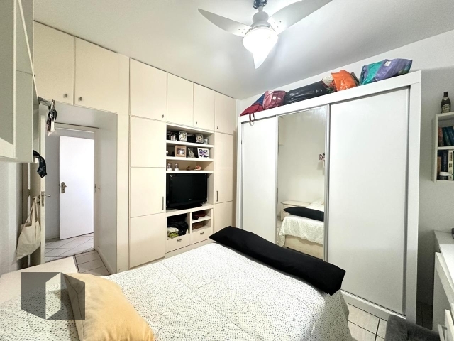 Apartamento à venda com 4 quartos, 200m² - Foto 12