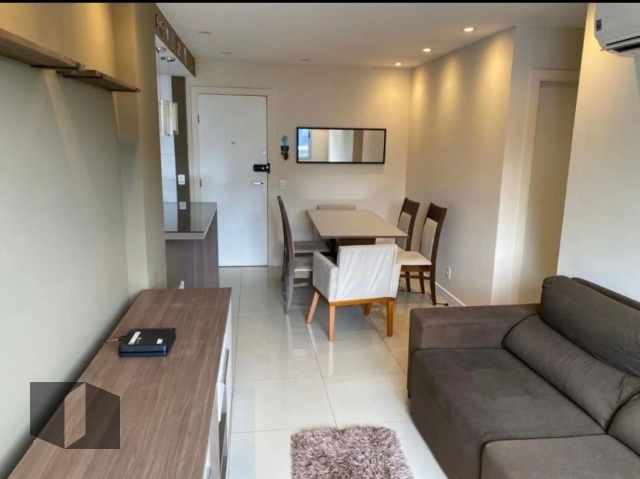 Apartamento à venda com 2 quartos, 68m² - Foto 2