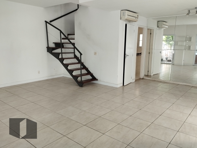 Casa para alugar com 4 quartos, 213m² - Foto 1