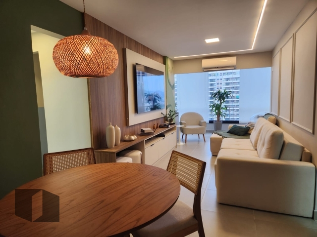 Apartamento à venda com 2 quartos, 70m² - Foto 3