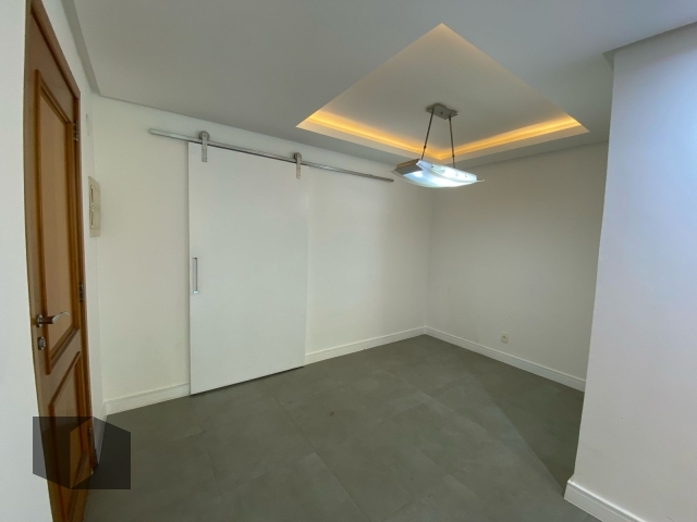 Apartamento à venda com 3 quartos, 110m² - Foto 3