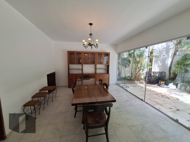 Casa para alugar com 4 quartos, 600m² - Foto 4