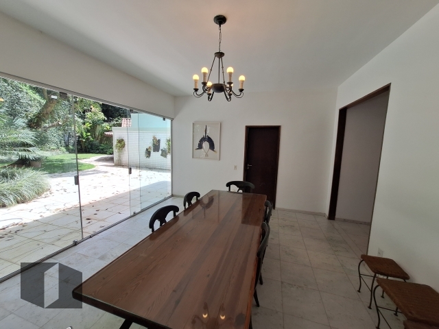 Casa para alugar com 4 quartos, 600m² - Foto 5