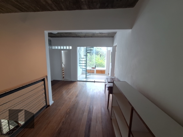 Casa para alugar com 4 quartos, 600m² - Foto 16