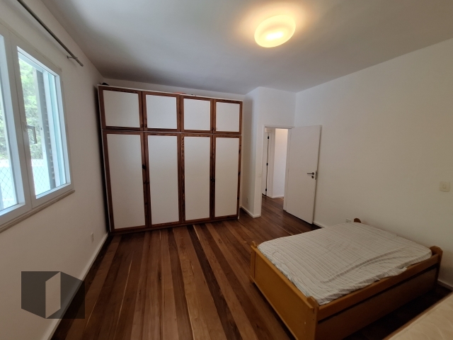 Casa para alugar com 4 quartos, 600m² - Foto 42