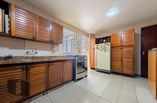 Apartamento à venda com 4 quartos, 210m² - Foto 36