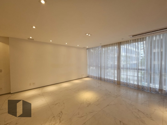 Apartamento à venda com 3 quartos, 155m² - Foto 3