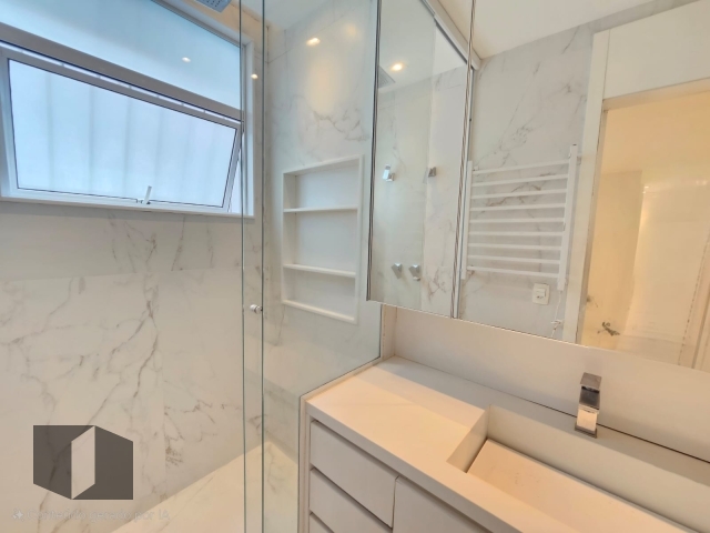 Apartamento à venda com 3 quartos, 155m² - Foto 11