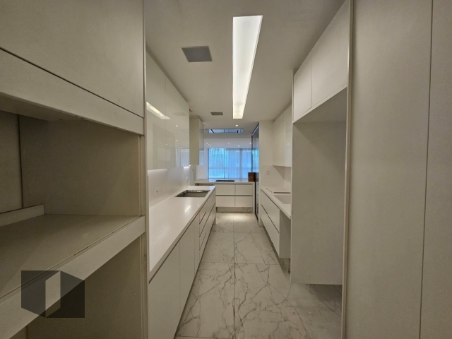 Apartamento à venda com 3 quartos, 155m² - Foto 27