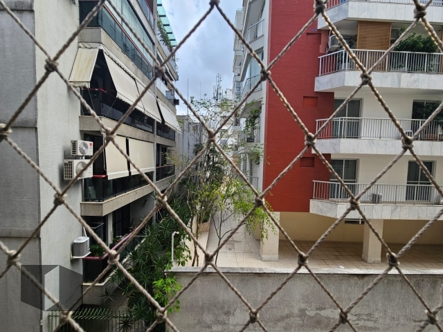 Apartamento à venda com 3 quartos, 101m² - Foto 4