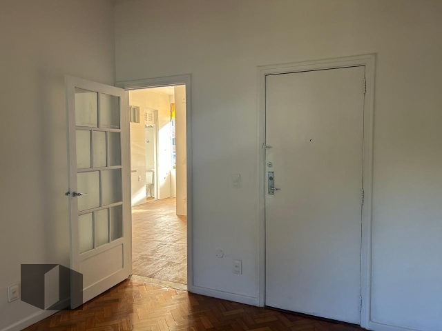 porta interna sala.jpg
