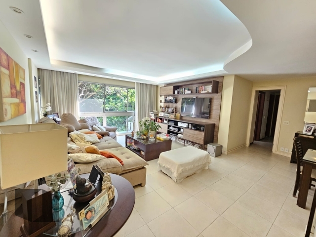 Apartamento à venda com 3 quartos, 125m² - Foto 1