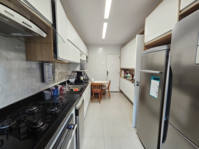 Apartamento à venda com 3 quartos, 125m² - Foto 32