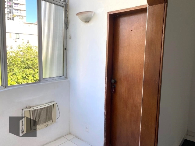 Apartamento à venda com 1 quarto, 36m² - Foto 11