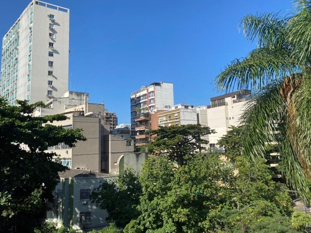 Apartamento à venda com 1 quarto, 36m² - Foto 2