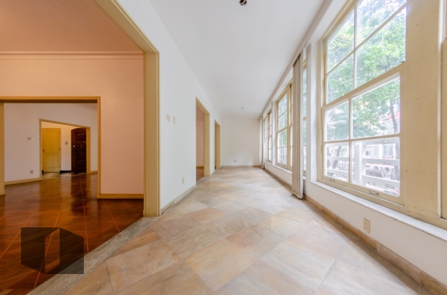 Apartamento à venda com 3 quartos, 295m² - Foto 2