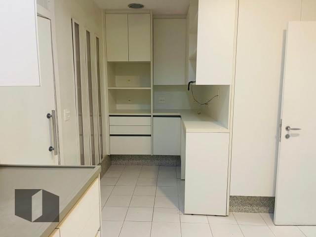 Apartamento à venda com 4 quartos, 228m² - Foto 31
